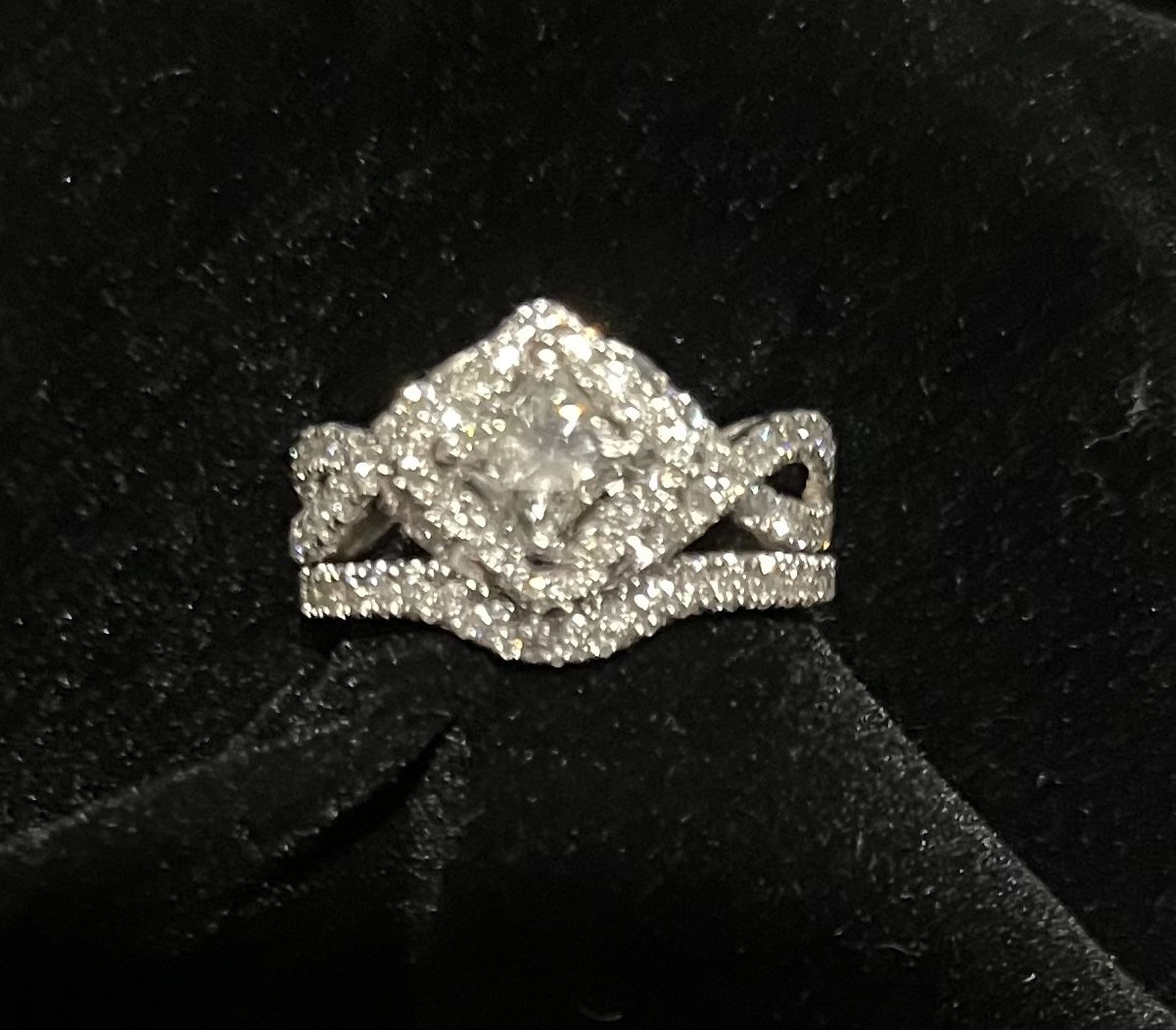 LEO DIAMOND 14K 1ct tw also with 14k 1/3CTW band Sautered On