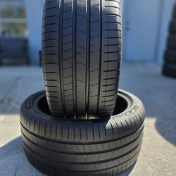 275 35 20 (2) (P18) TIRES PIRELLI P ZERO RUN FLAT   85% TREAD 