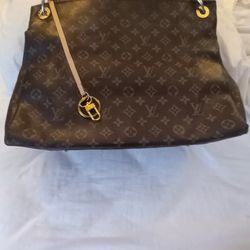 Louis Vuitton Monogram Shoulder Bag