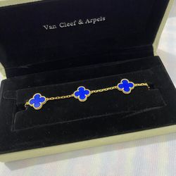 Van Cleef & Arpels Stunning Lapis Motif Bracelet in 18k Gold