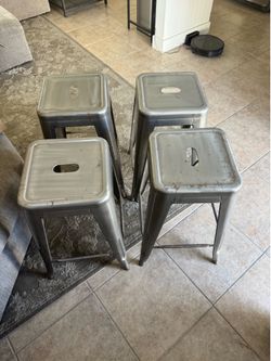 Set of 4 - Metal Bar Stools