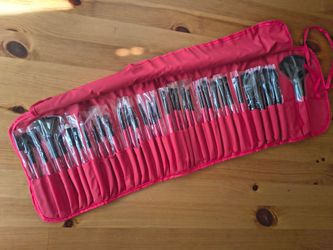 32-piece makeup brush