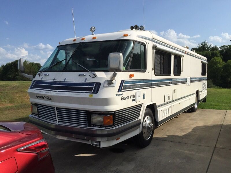 88 Foretravel Grand Villa diesel motor home