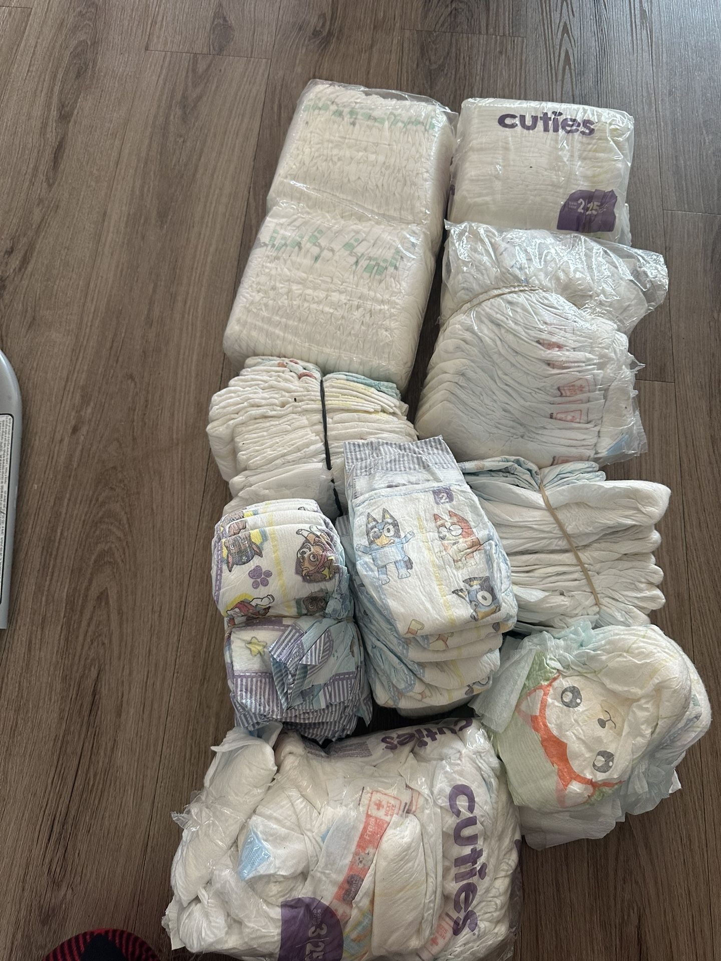 Cuties Size 2 Diapers 45$