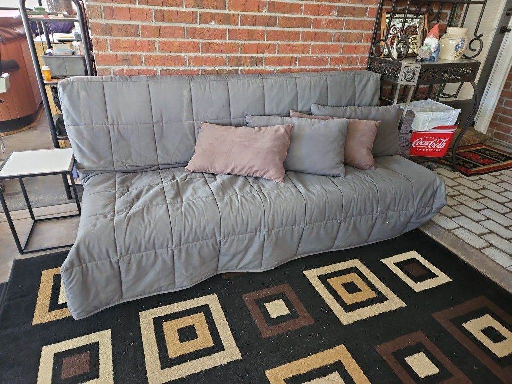 Futon Couch/ Bed For Sale! Great Condition 