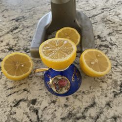 - [ ]  - [ ] Fruit hand juicer 