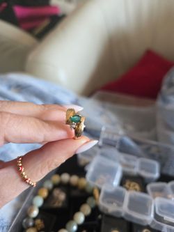 Anillo de esmeralda colombiana y diamantes