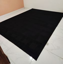 Black rug 8x10