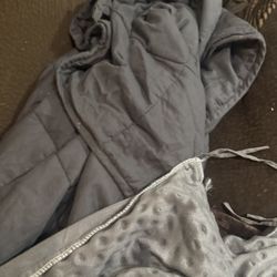 20lb Queen Size Weighted Blanket w/ Zippered Cover.  