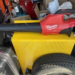 Milwaukee Fuel Blower M18