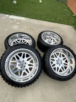 American Force 22x12 On 33s