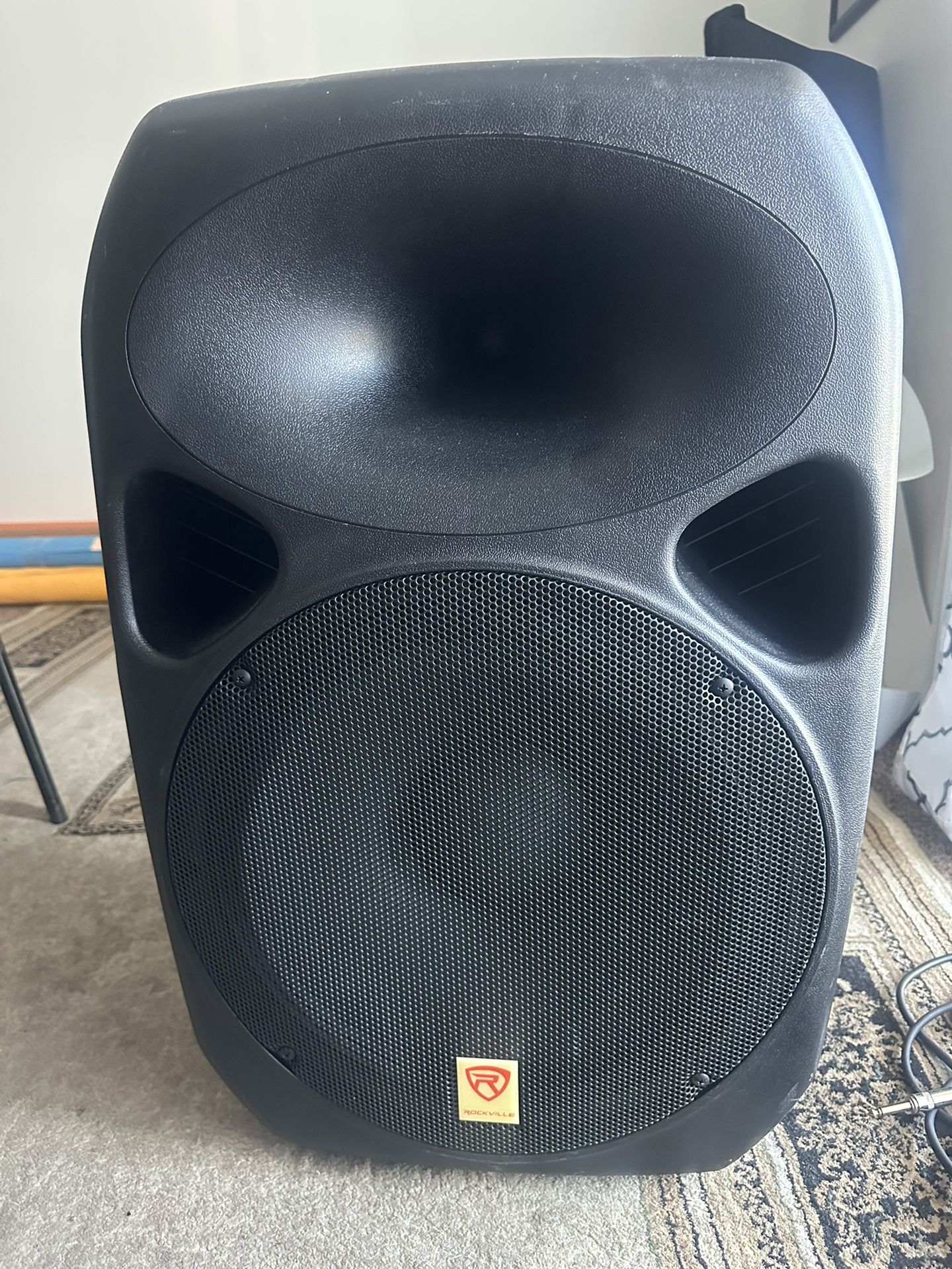 1 Dj speaker 15 inch passive firm price works perfectly fine (not Bluetooth)