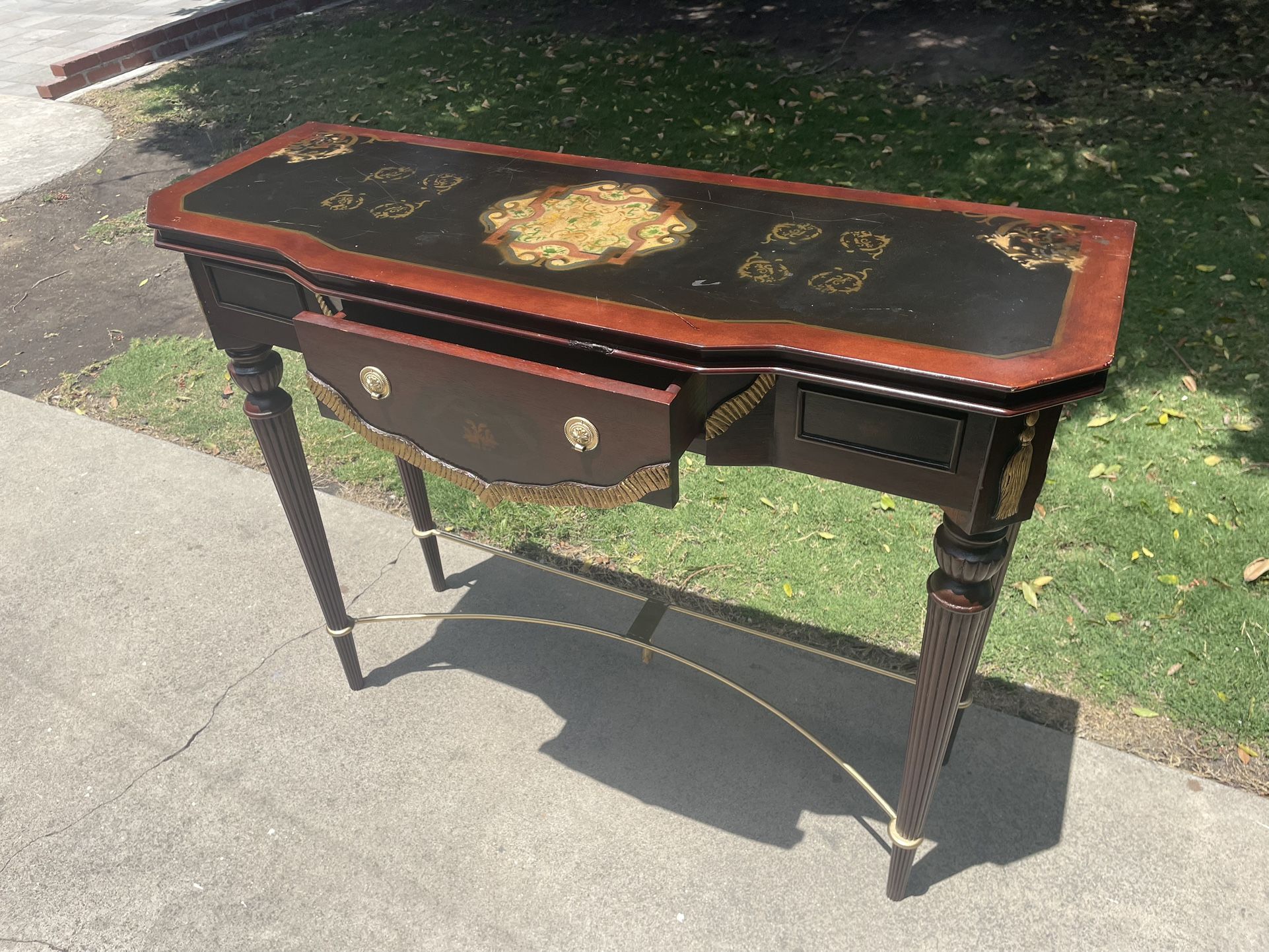 small desk, entry table, or picture table