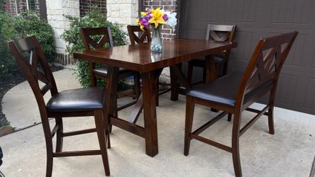 Beautiful Counter Height Dining Set for 6! Table + 4 Chairs and Bench.