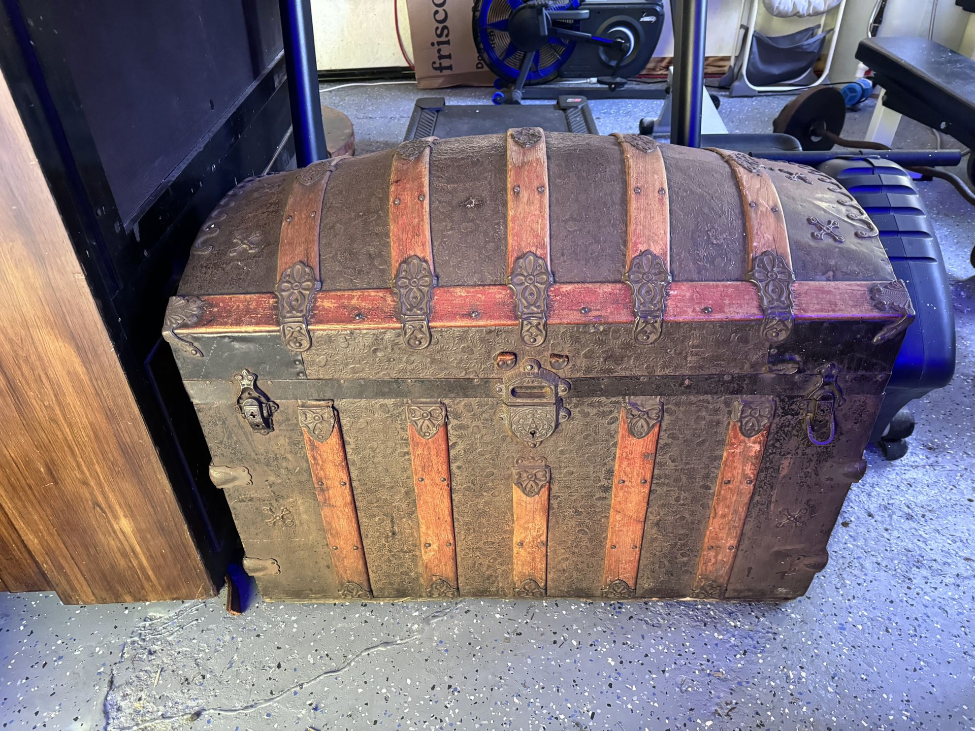 Vintage Dom Trunk/Treasure Chest 