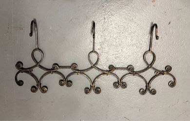 Decorative Wrought Iron Over-the-Door Plate Display Rack – 24”