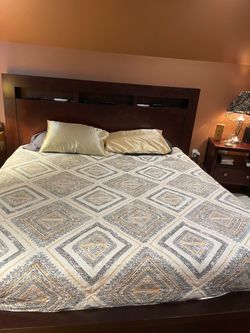 King bed frame/headboard/nightstand
