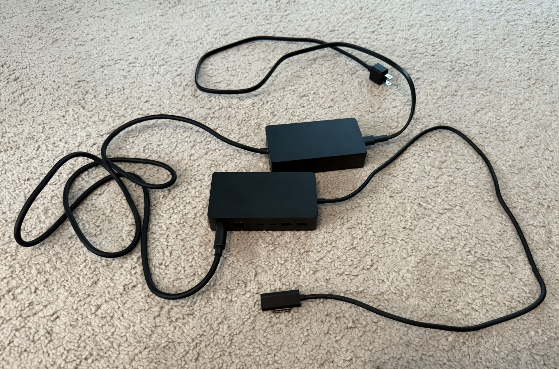 Microsoft surface dock 2