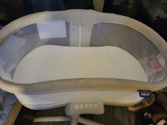 Halo Swivel Bassinet