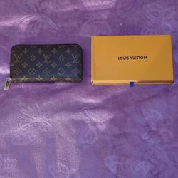 Louis Vuitton Brown Monogram Zippy Purse