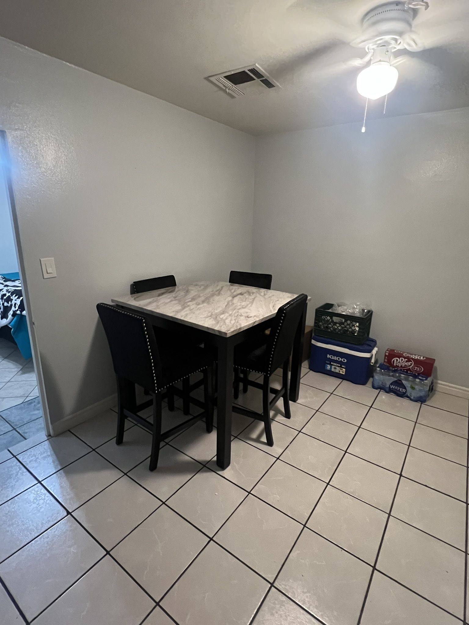4 Chair Table