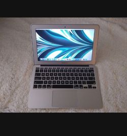 Apple MacBook Air 11" Intel Charger Included
