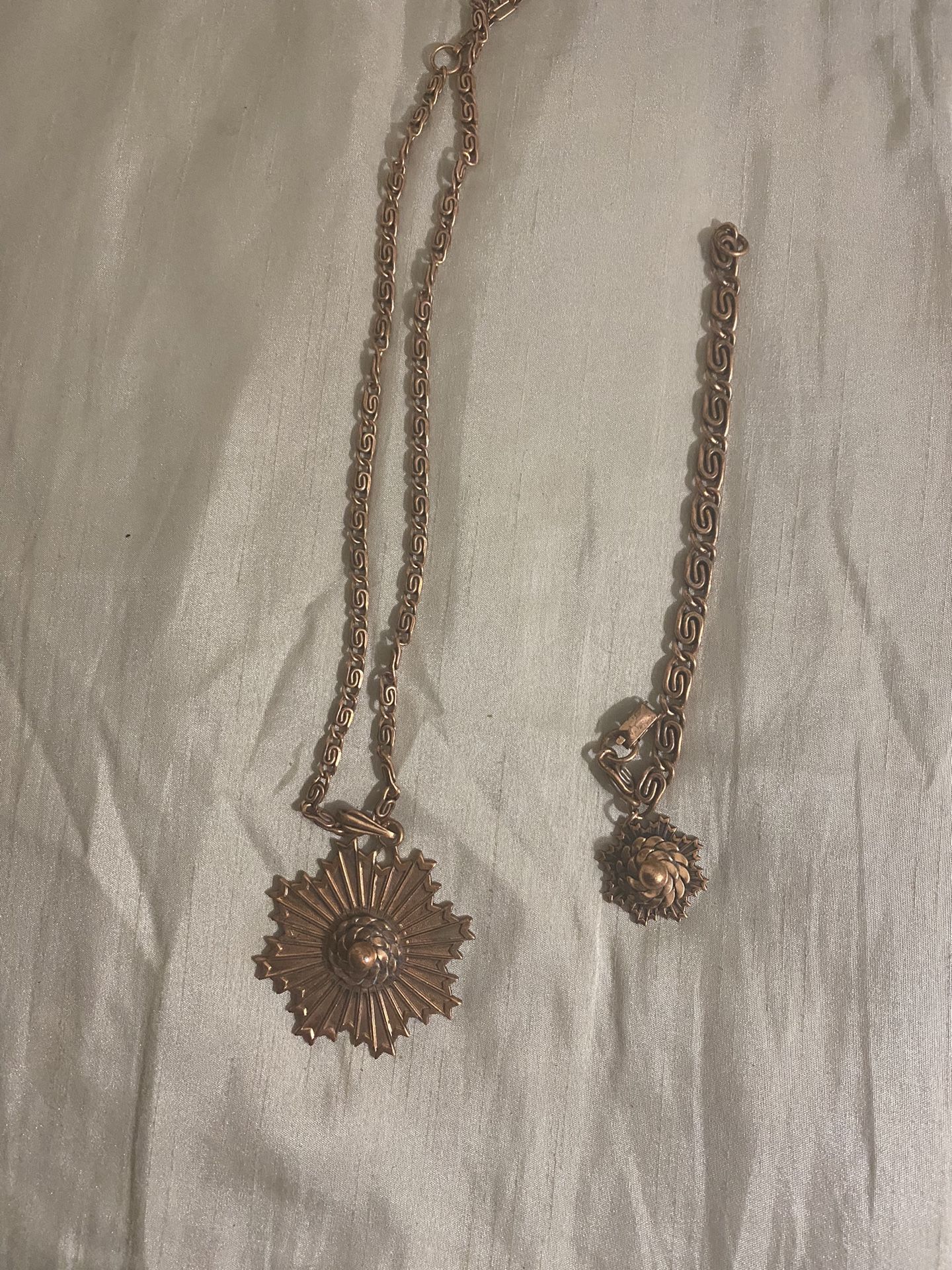 Very Beautiful Antique Set Necklace And Bracelet bronze $60