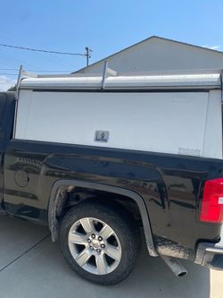 Lifetime Workmate Commercial Aluminum Truck Shell / Contractor Camper Cap with Roof Rack