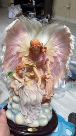 De Capoli Angel Figurine with Feather Wings