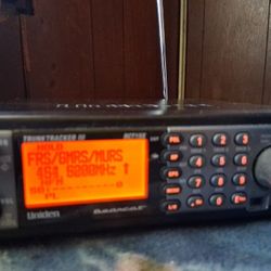 Uniden Trunk Tracker3.   Bearcat  Bct15x 9,000ch Scanner $75