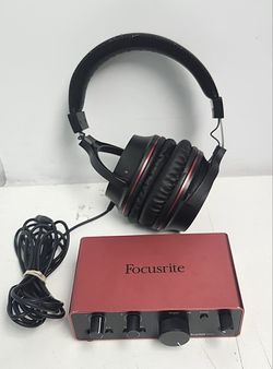 Focusrite Scarlett Solo 4th Gen w/ Headphones