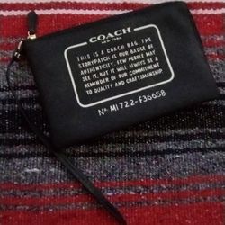 Coach 9in  X 6 In Black Leather Clutch Wristlet Story Patch Purse