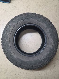 (1) Falken Wildpeak AT4, 35X12.50R18 F load