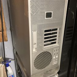 Apple Computer Towers- No Hard Drives/gutted