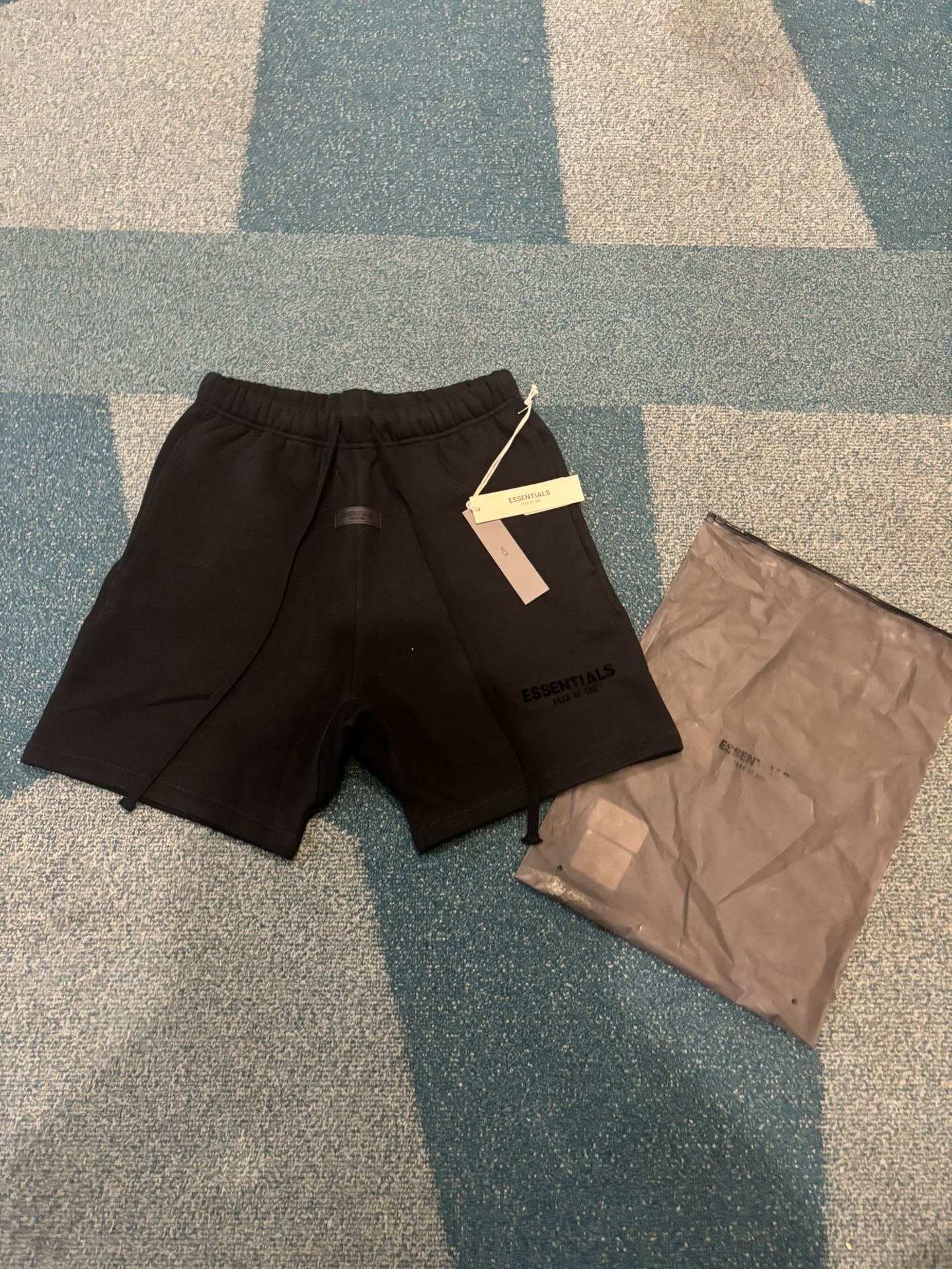 Essentials Stretch Limo Shorts | Men’s Small
