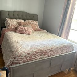 FULL BEDROOM SET FOR SALE, NEED GONE ASAP!