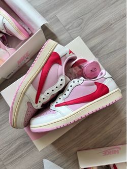 Size 7.5 women jordan 1 low