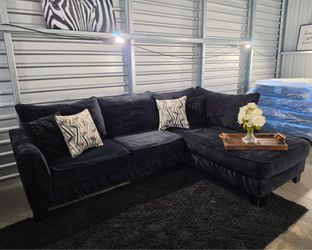 FREE LOCAL DELIVERY Black L-Shaped Sectional Sofa - Modern, Comfortable & Great Condition