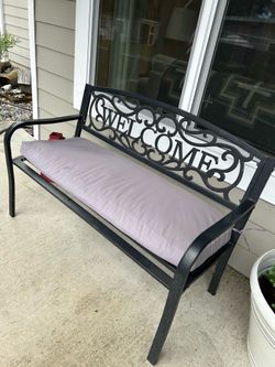 Outdoor black metal Loveseat w/cushion