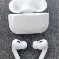 AIRPODS PRO 2 GENERATION BRAND NEW  IM WILLING TO MEET AT APPLE STORE..