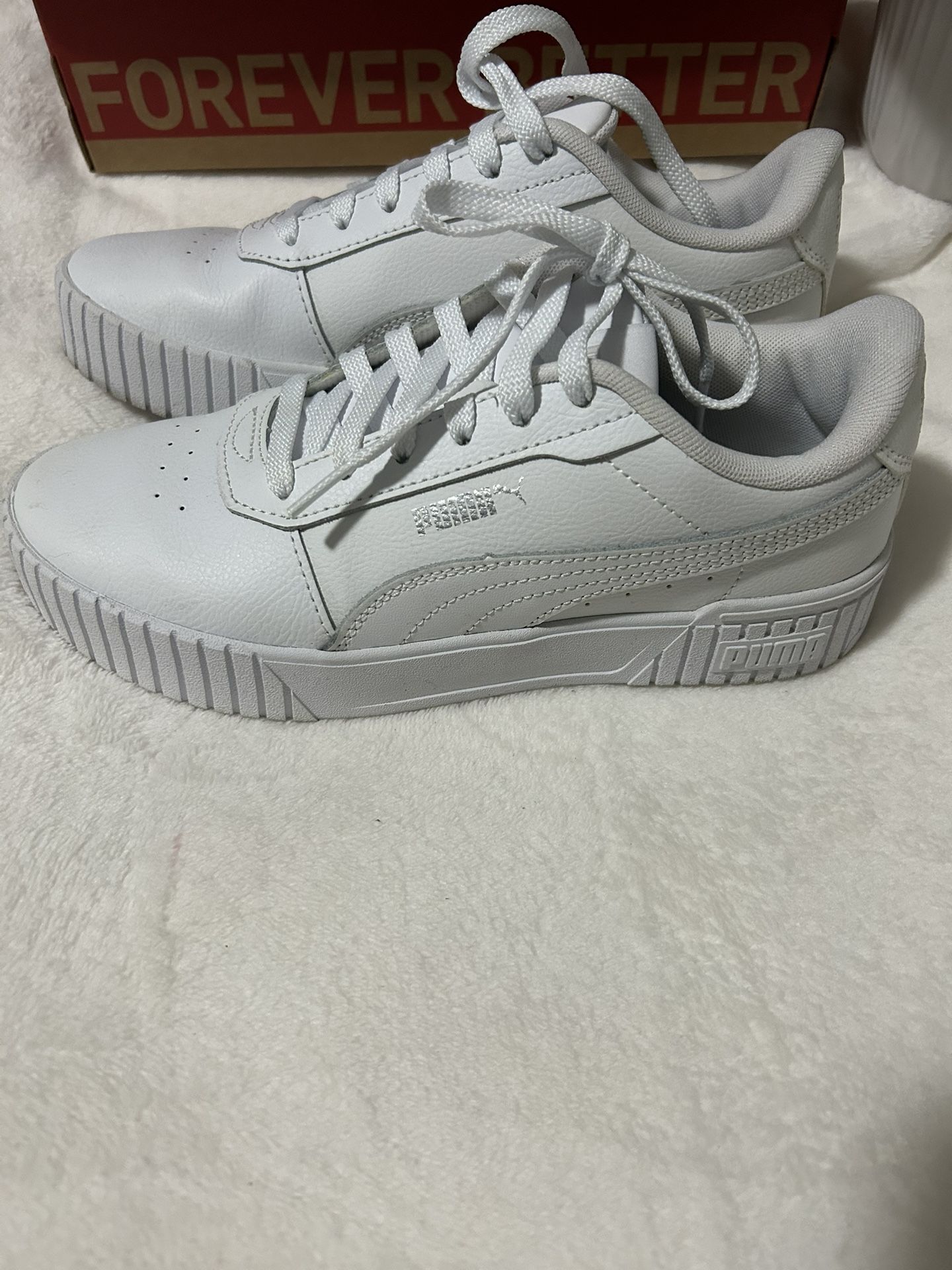 6.5 Woman’s Puma Carina 2.0