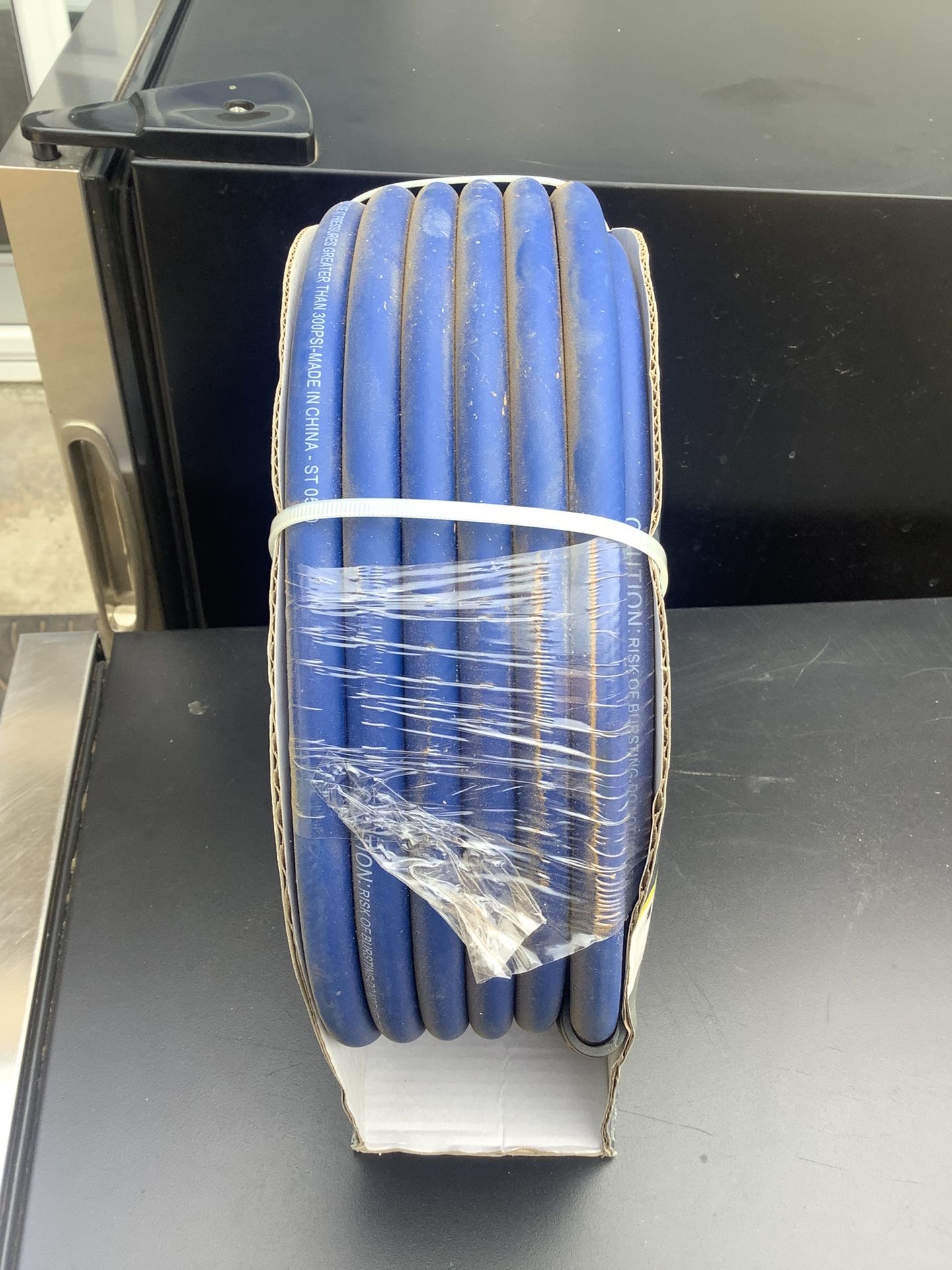 Estwing 1/4” x 50’ Hybrid Air Hose – New