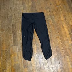 Size L women’s Under Armor yoga pants