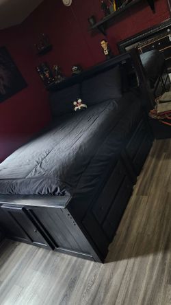Full size bed