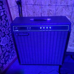 Yamaha thirty 115B Bass Combo Amp