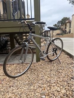 Trek 7300 Hybrid Bike