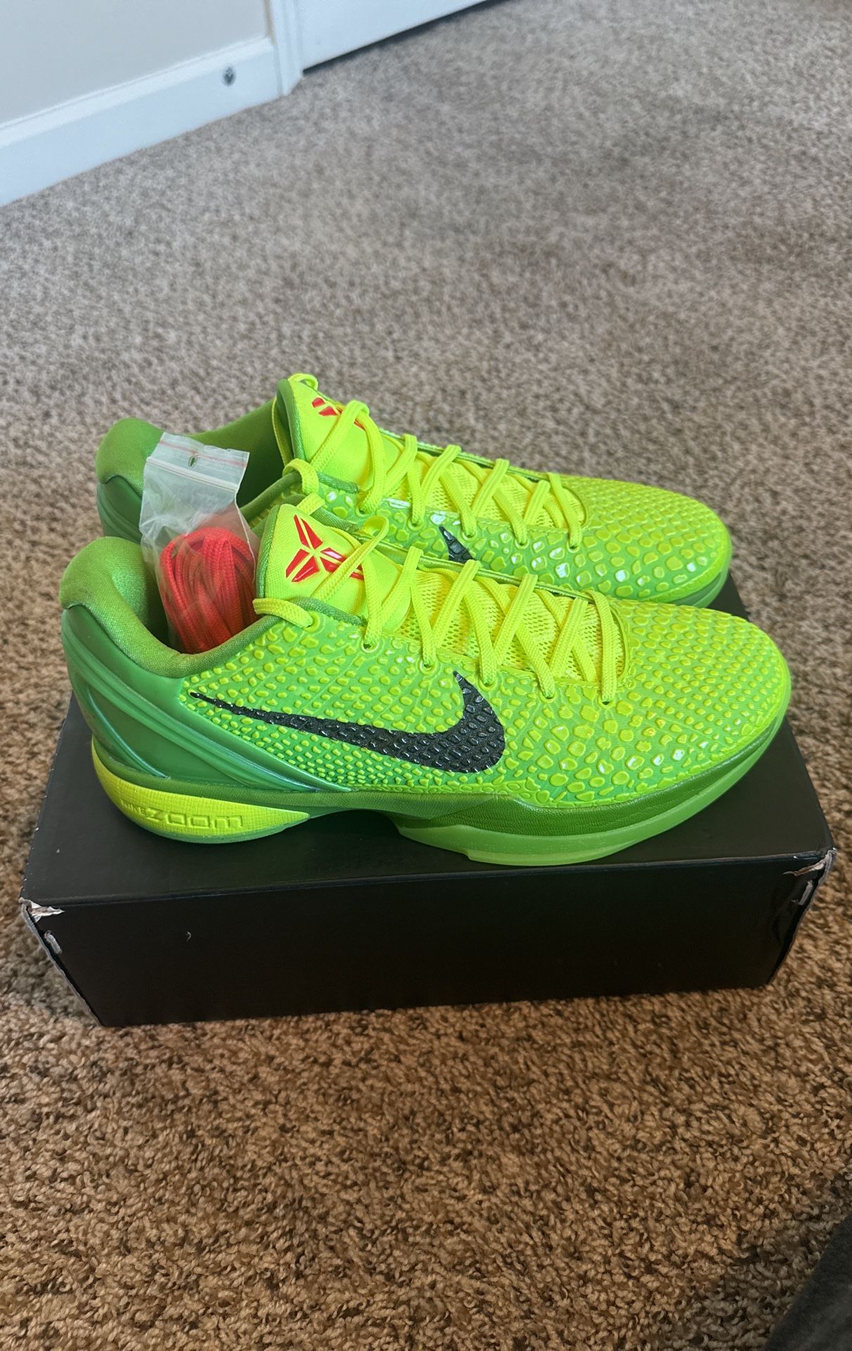 2020 NIKE KOBE 6 PROTRO “GRINCH” SIZE 10.5 IN MEN’S