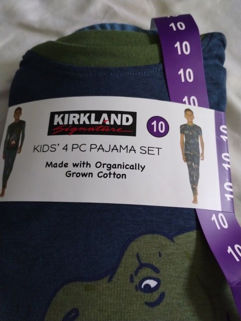 Piyama De Niño Size 10 Nuevo $14