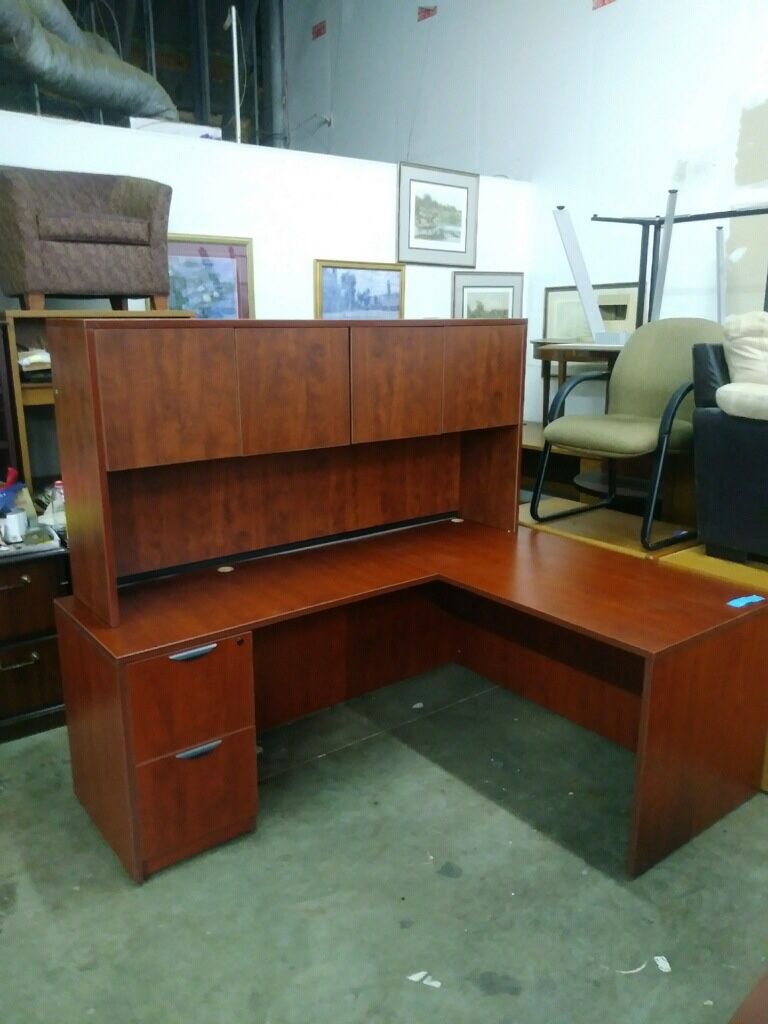 L shaped desk with hutch