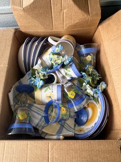 Pretty Blue and Yellow Floral Dinnerware Set